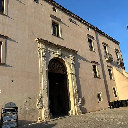Castello Charm - Incantevole Trivani Nel Cuore Storico Di Apartment